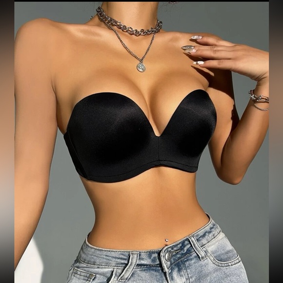 Deep Cut Bra - Picture 1 of 3